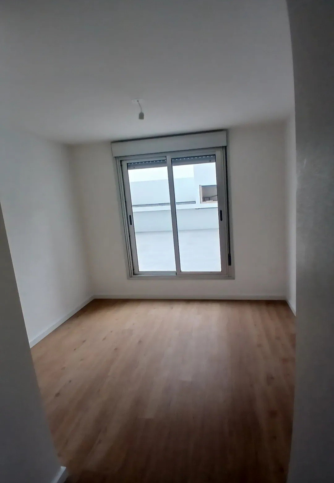 Exclusivo apartamento de 1 dormitorio en ubicación privilegiada sobre la calle Paraguay, entre San José y Soriano,  con espectacular patio de 30 m2 de uso exclusivo con parrillero. · Foto 9