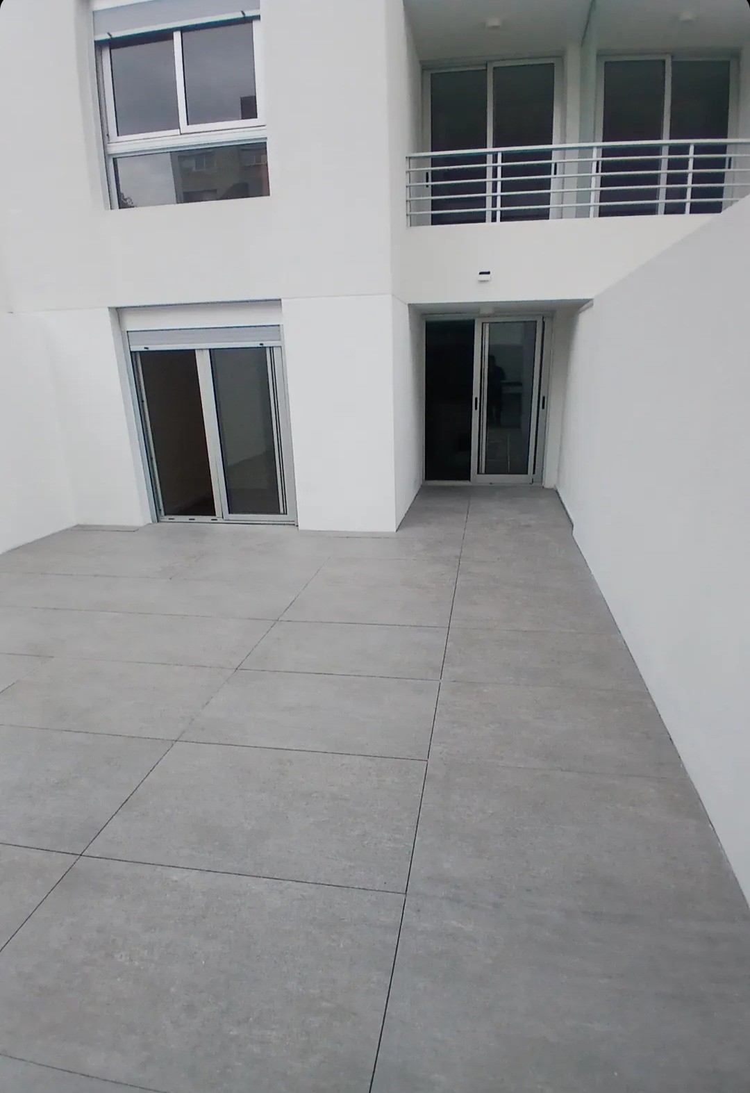 Exclusivo apartamento de 1 dormitorio en ubicación privilegiada sobre la calle Paraguay, entre San José y Soriano,  con espectacular patio de 30 m2 de uso exclusivo con parrillero. · Foto 2