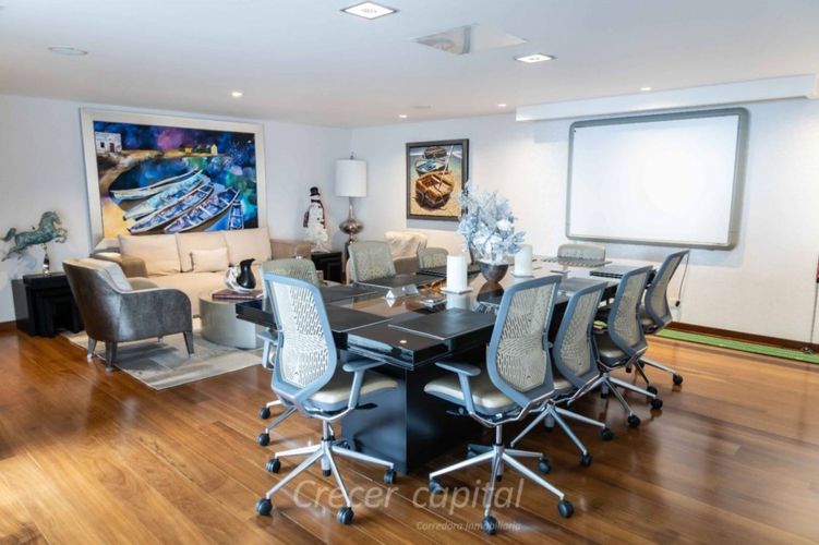 Casa de 5 alcobas en venta en Altos Del Poblado, Medellín, 1150 m² · foto 3 de 24