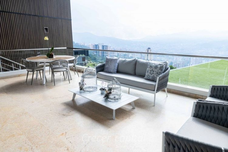 Casa de 5 alcobas en venta en Altos Del Poblado, Medellín, 1150 m² · foto 11 de 24