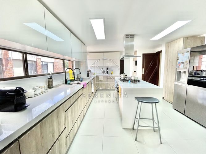 Apartamento de 3 alcobas en venta en Chico Norte, Bogotá, 265 m² · foto 9 de 18