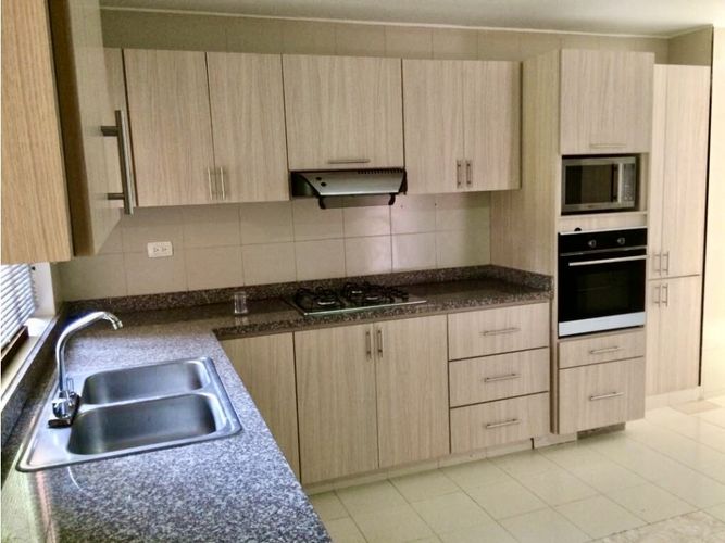 Casa de 4 alcobas en venta en Pance, Cali, 323 m² · foto 3 de 11