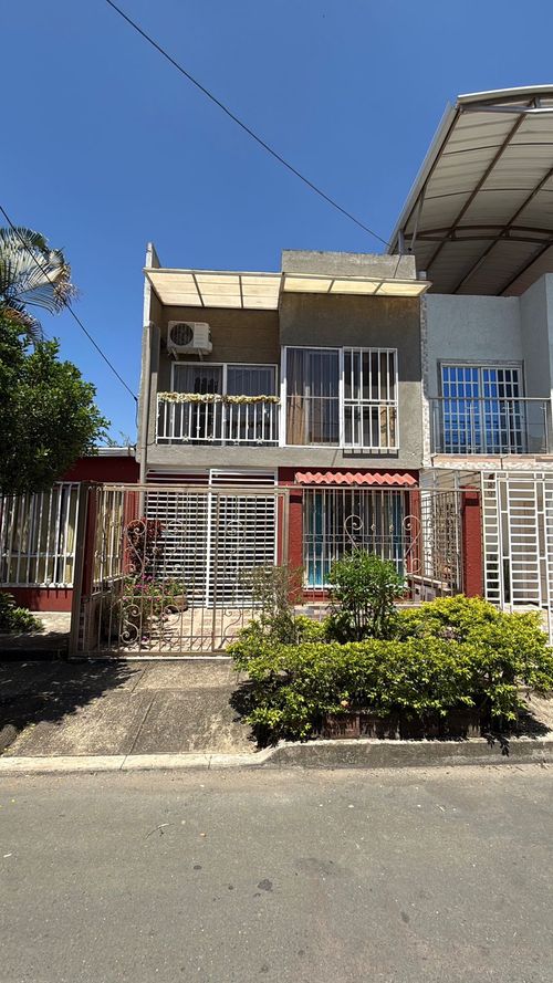 Casa de 3 alcobas en venta en La Pradera, Jamundí, 120 m² · foto 2 de 24