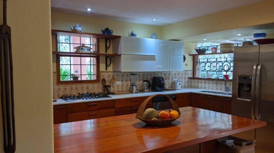 Casa de 4 alcobas en venta en Santa Elena, Medellín, 367 m² · foto 15 de 24