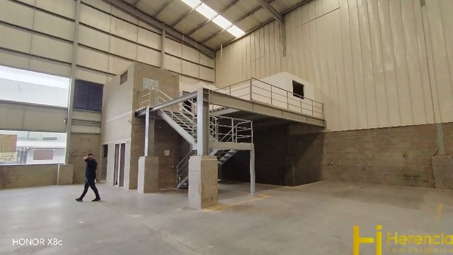 Bodega en arriendo en Quebrada Arriba, Copacabana, 730 m² · foto 12 de 21