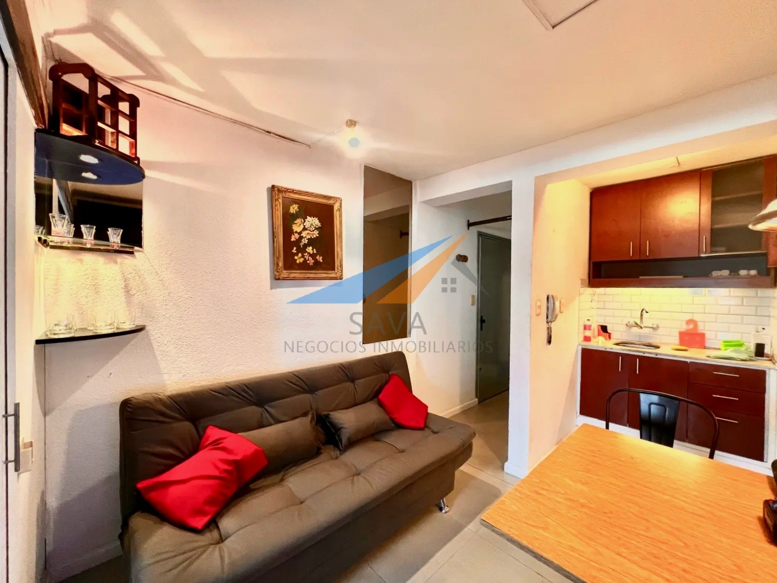 Alquiler Monoambiente en Cordón! Piso Alto. Amueblado y Equipado! · Foto 4
