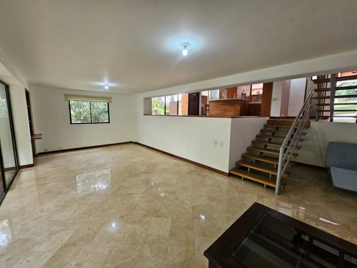 Casa en arriendo en El Poblado, Medellín · foto 2 de 21