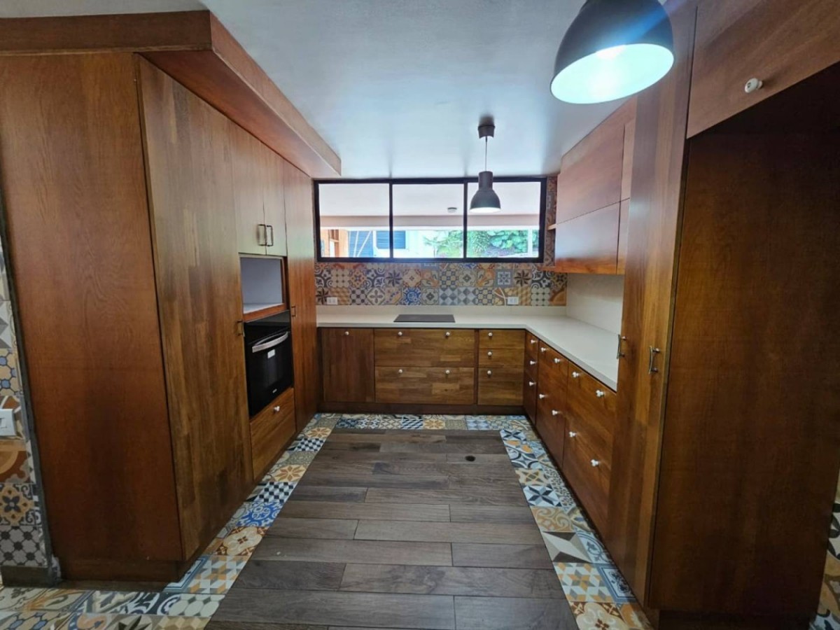 Casa en arriendo en El Poblado, Medellín · foto 4 de 21
