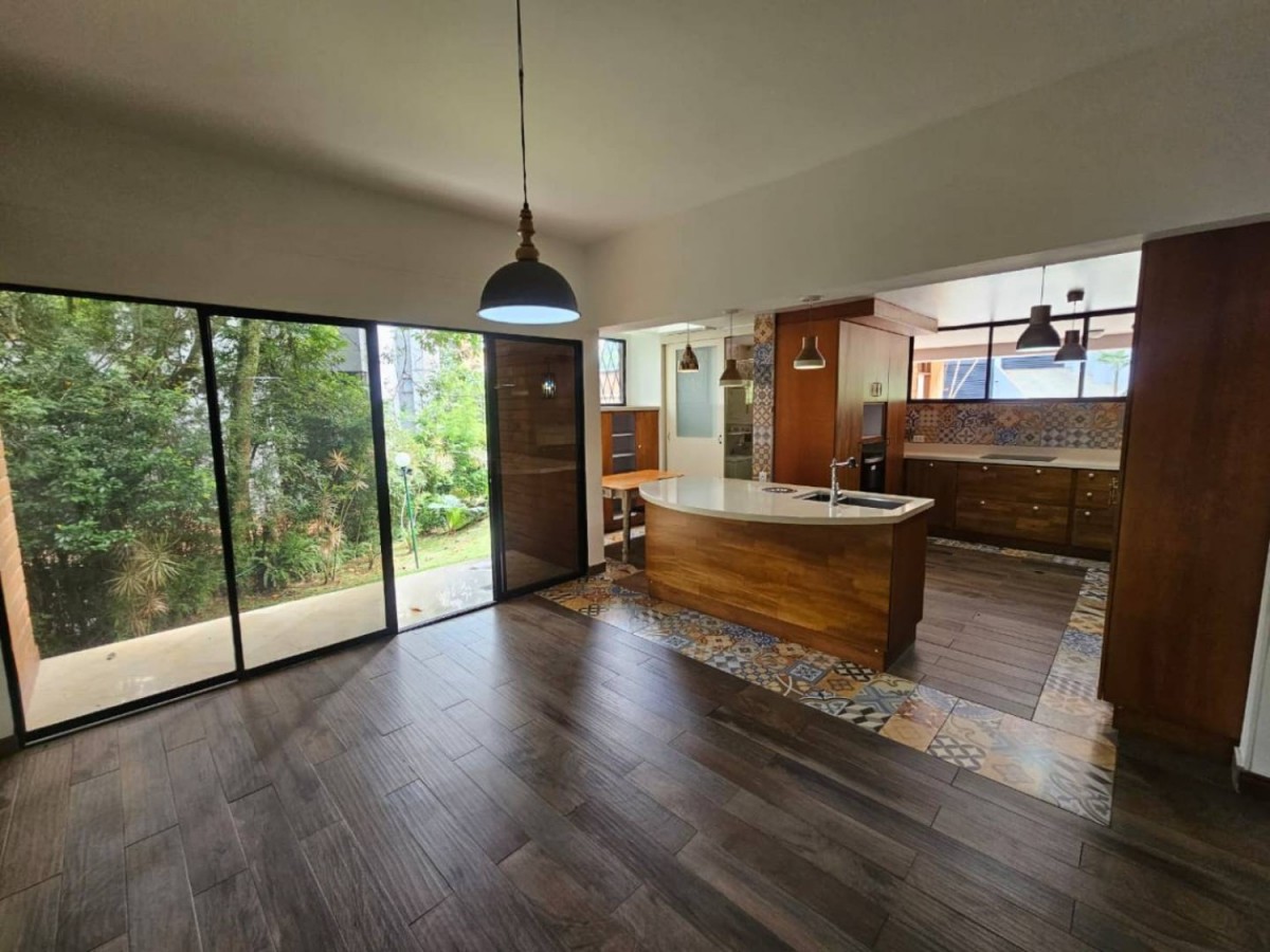 Casa en arriendo en El Poblado, Medellín · foto 6 de 21