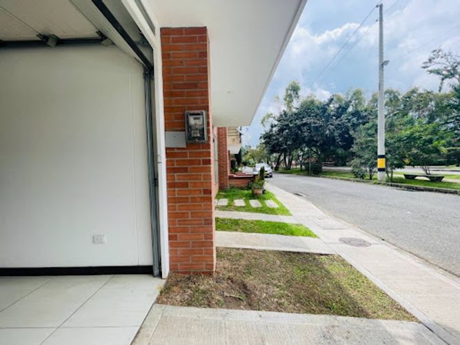 Casa de 3 alcobas en venta en La Ceja, 125 m² · foto 2 de 24