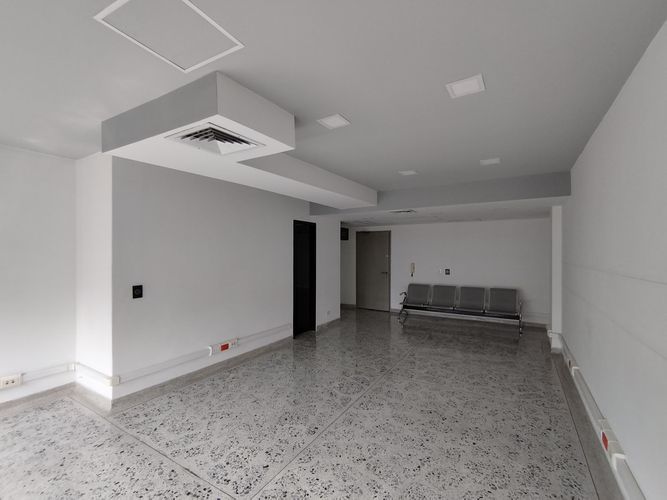 Oficina en arriendo en El Poblado, Medellín, 43 m² · foto 5 de 12