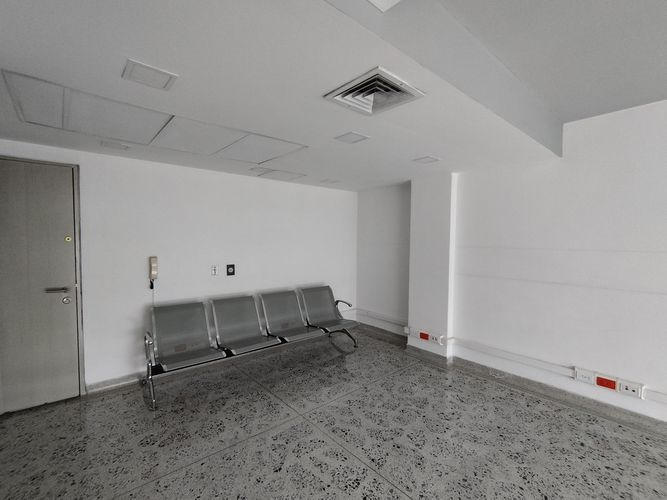 Oficina en arriendo en El Poblado, Medellín, 43 m² · foto 8 de 12