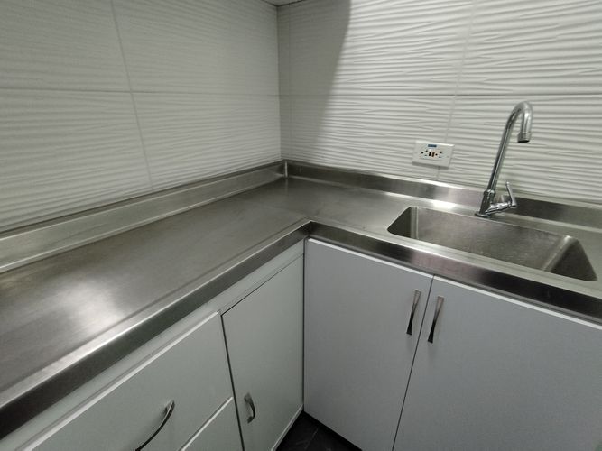 Oficina en arriendo en El Poblado, Medellín, 43 m² · foto 10 de 12