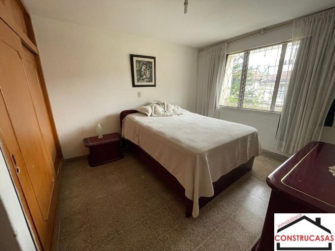 Apartamento de 3 alcobas en venta en San Bernardo, Medellín, 146 m² · foto 6 de 24
