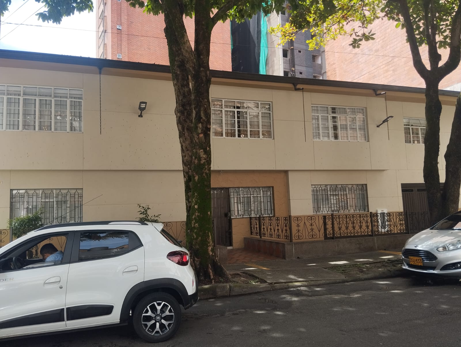 Casa en arriendo en Laureles, Medellín · foto 2 de 20