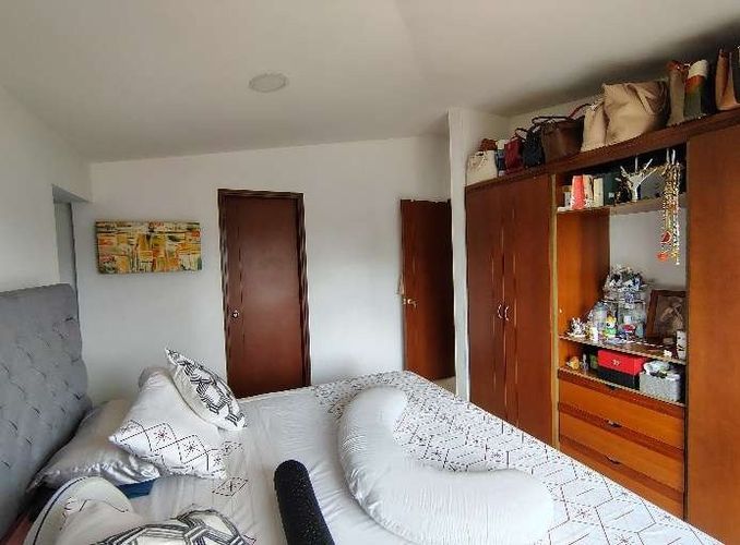 Casa de 4 alcobas en venta en El Castillo, Jamundí, 280 m² · foto 12 de 16