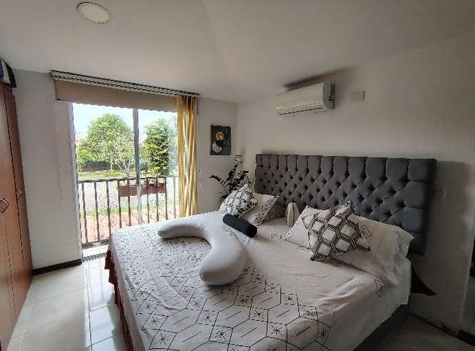 Casa de 4 alcobas en venta en El Castillo, Jamundí, 280 m² · foto 13 de 16