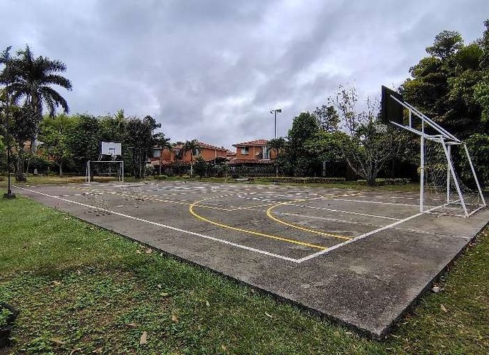 Casa de 4 alcobas en venta en El Castillo, Jamundí, 280 m² · foto 15 de 16