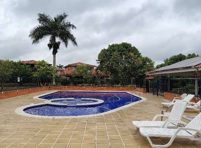 Casa de 4 alcobas en venta en El Castillo, Jamundí, 280 m² · foto 16 de 16