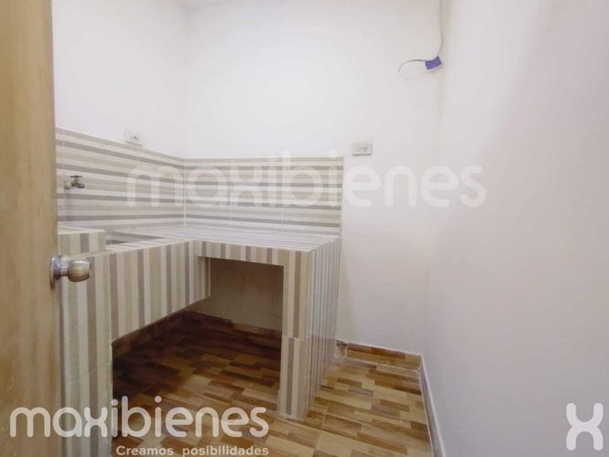 Local en arriendo en La Pradera, Medellín, 18 m² · foto 6 de 8