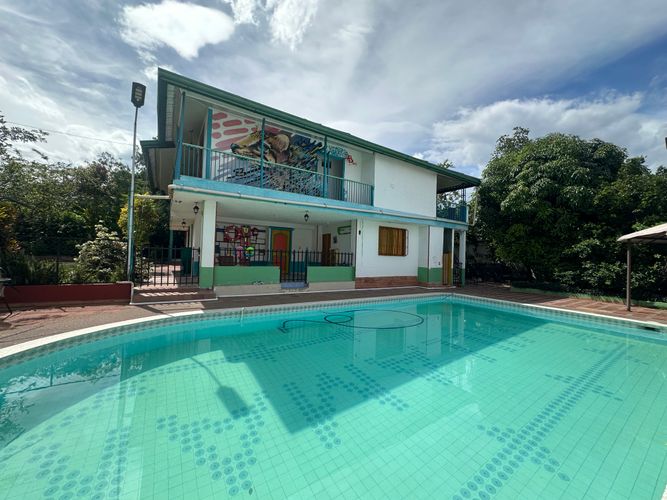 Casa de 8 alcobas en venta en El Carmelo, Armenia, 1093 m² · foto 11 de 24