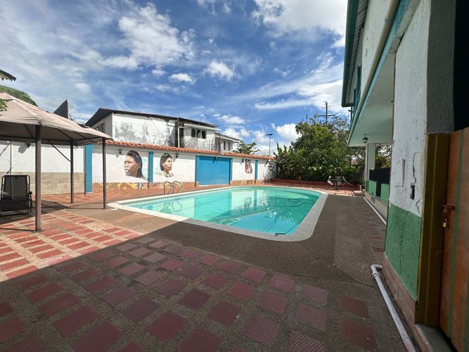 Casa de 8 alcobas en venta en El Carmelo, Armenia, 1093 m² · foto 16 de 24