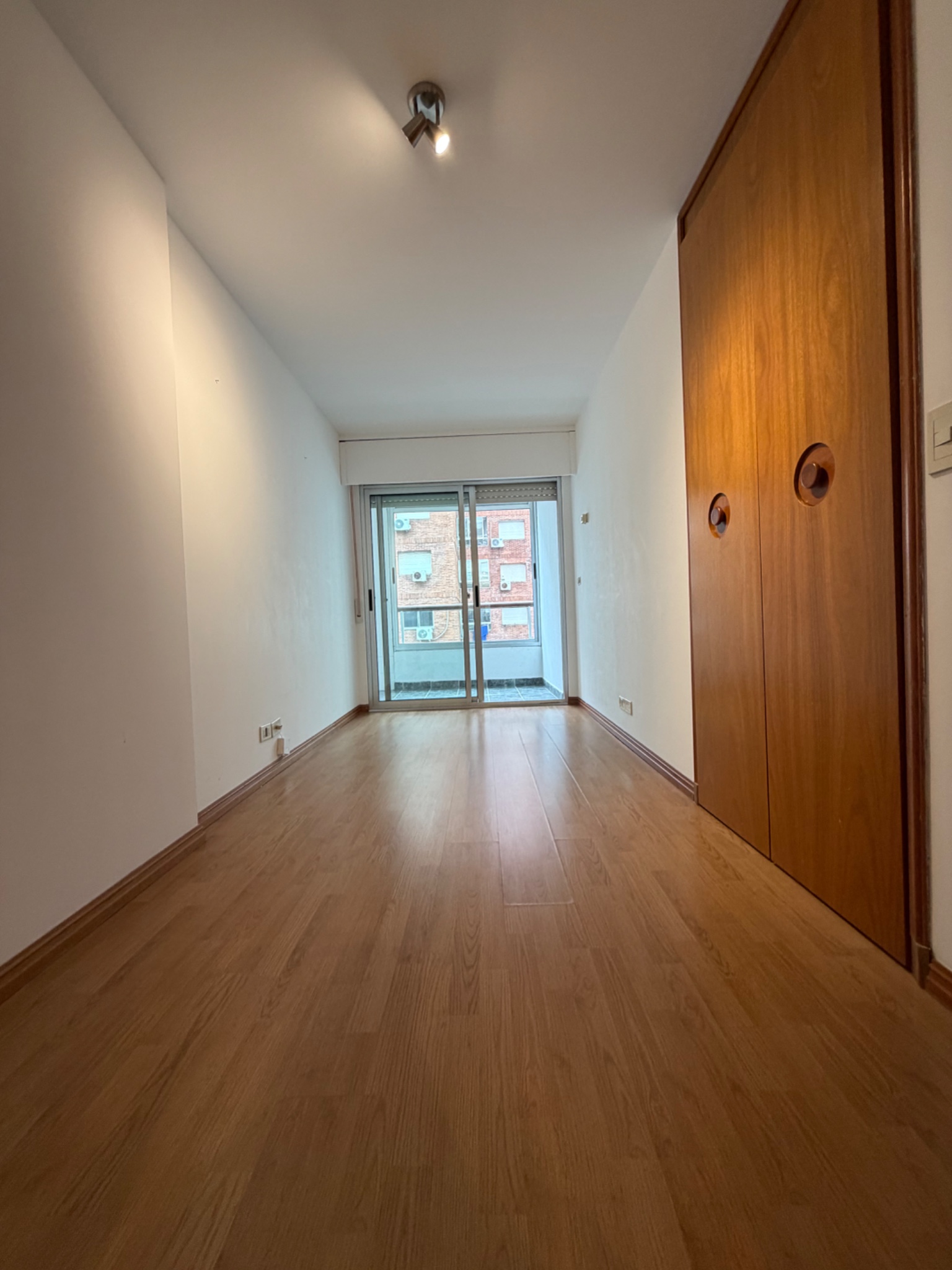 Venta apartamento 2 dormitorios piso alto sobre Vidal - Więcej
