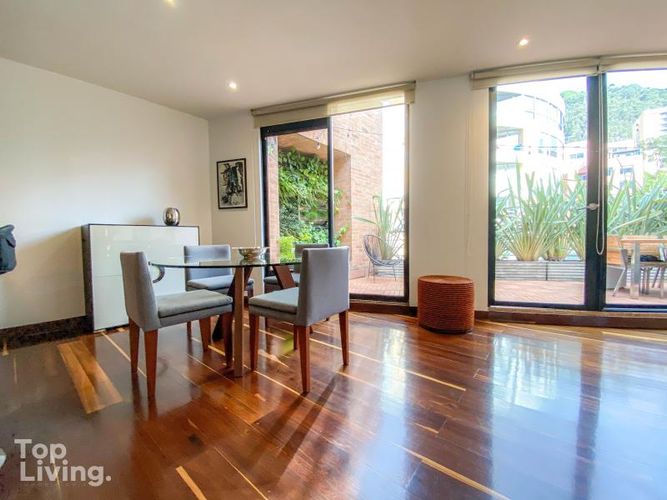 Apartamento de 3 alcobas en venta en Granada Norte, Bogotá, 270 m² · foto 2 de 24