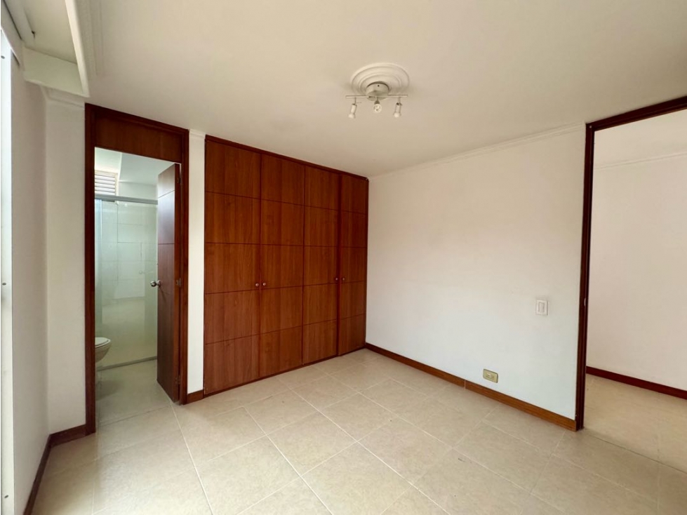 Apartamento en venta en Loma Benedictinos, Envigado · foto 23 de 24