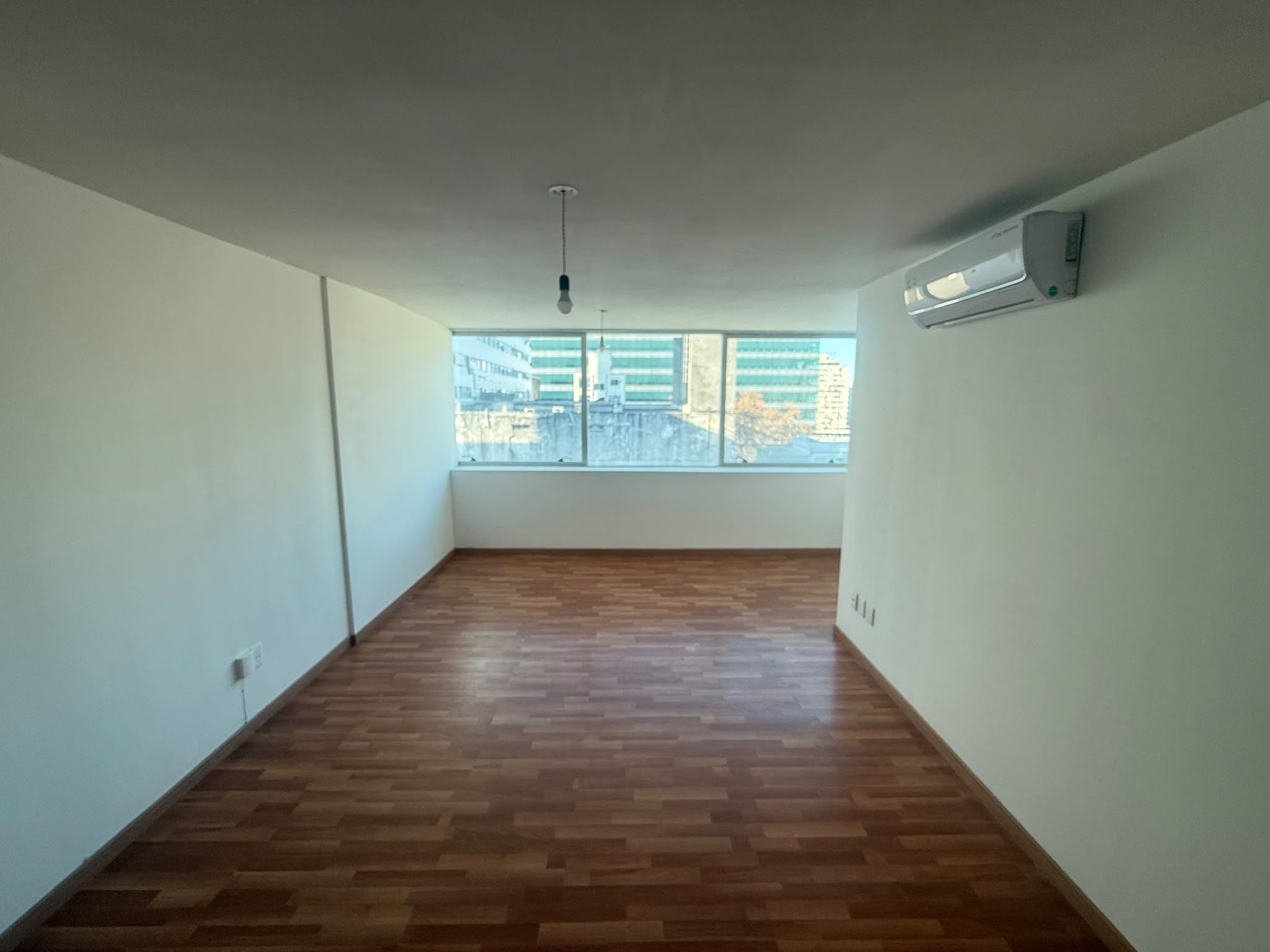 ALQUILER | Apartamento de 1 dormitorio con amplio living comedor en Cordón