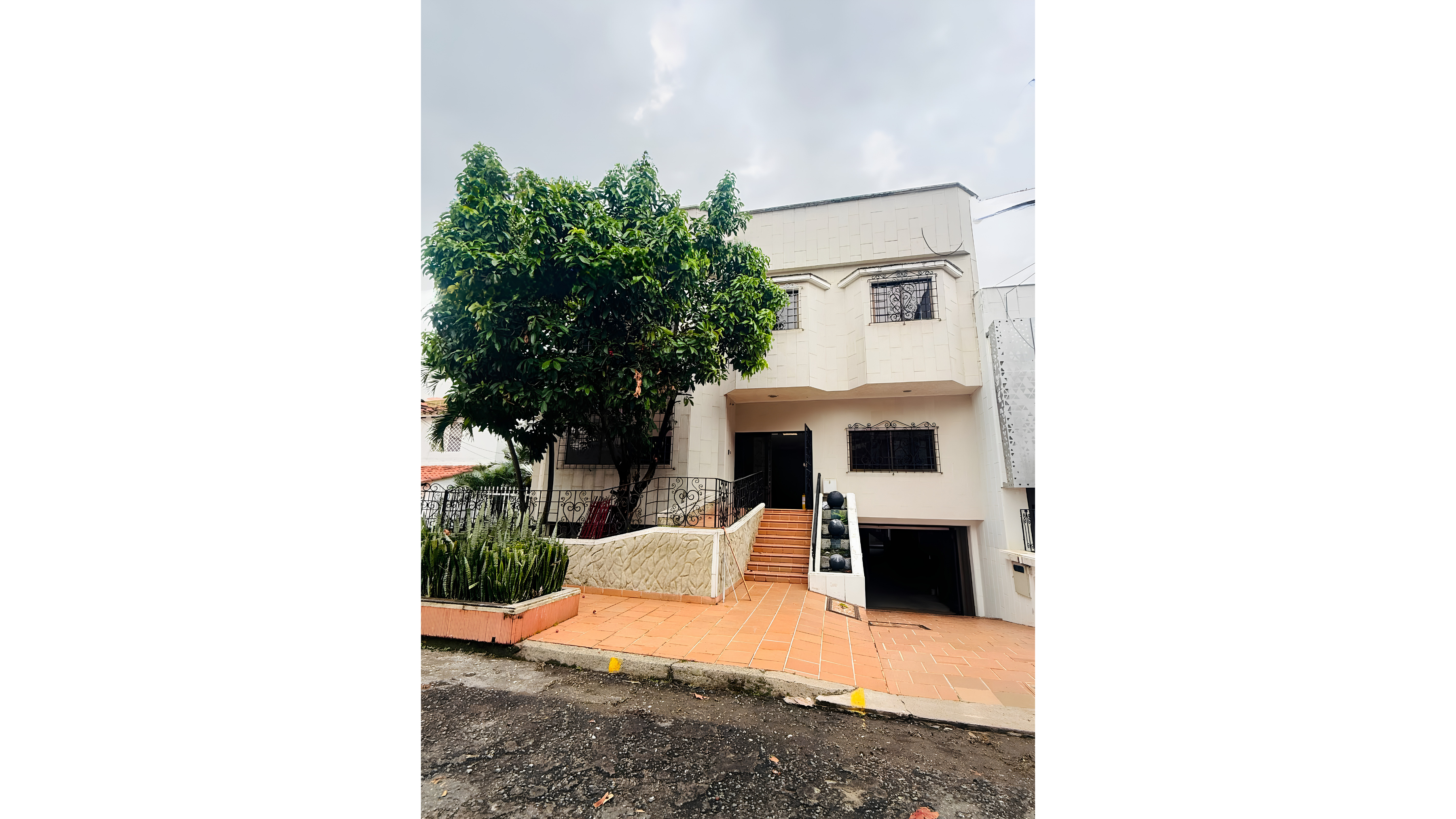 Casa en arriendo en Ciudad jardin, Cali