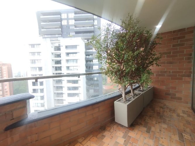 Apartamento de 3 alcobas en arriendo en El Poblado, Medellín, 130 m² · foto 6 de 20