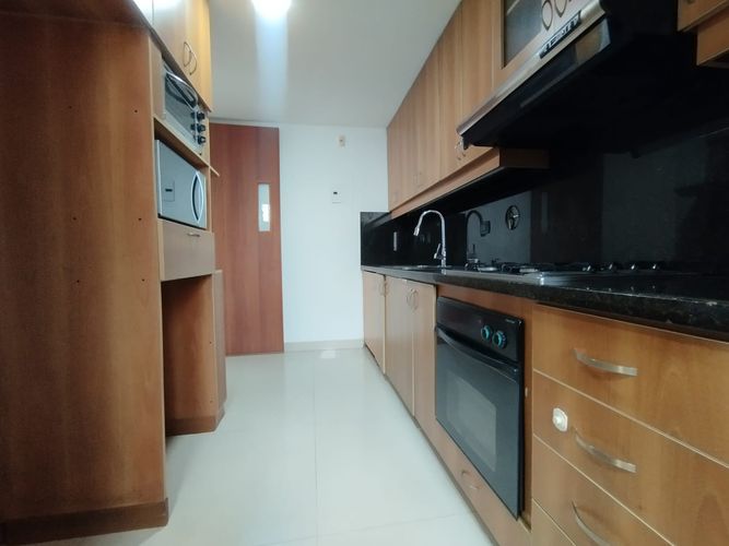 Apartamento de 3 alcobas en arriendo en El Poblado, Medellín, 130 m² · foto 8 de 20