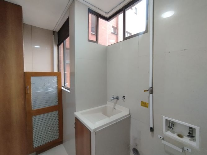 Apartamento de 3 alcobas en arriendo en El Poblado, Medellín, 130 m² · foto 11 de 20
