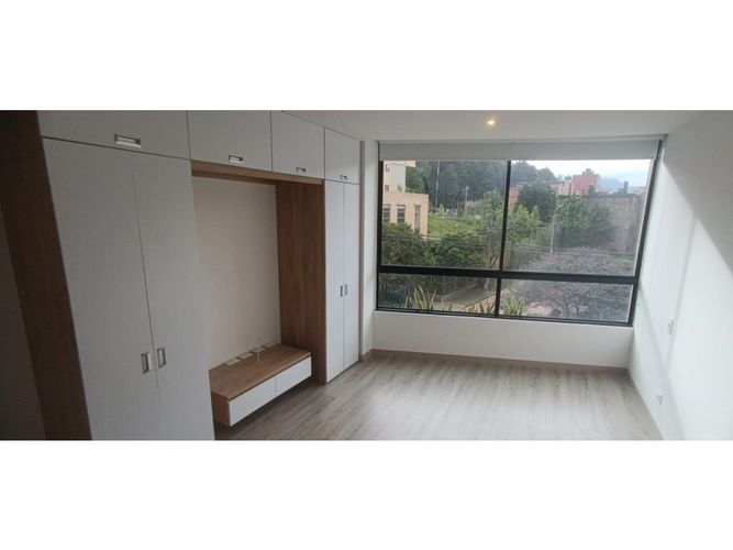 Apartaestudio en venta en La Macarena, Bogotá, 39 m² · foto 2 de 24