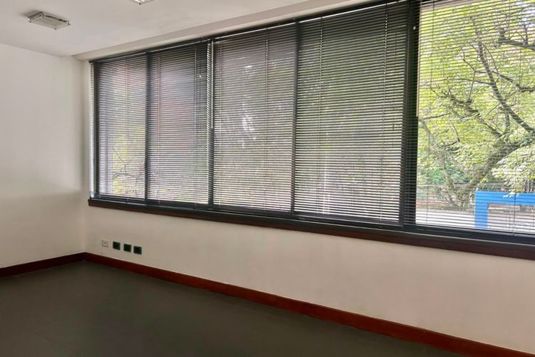 Oficina en arriendo en El Poblado, Medellín, 110 m² · foto 2 de 12