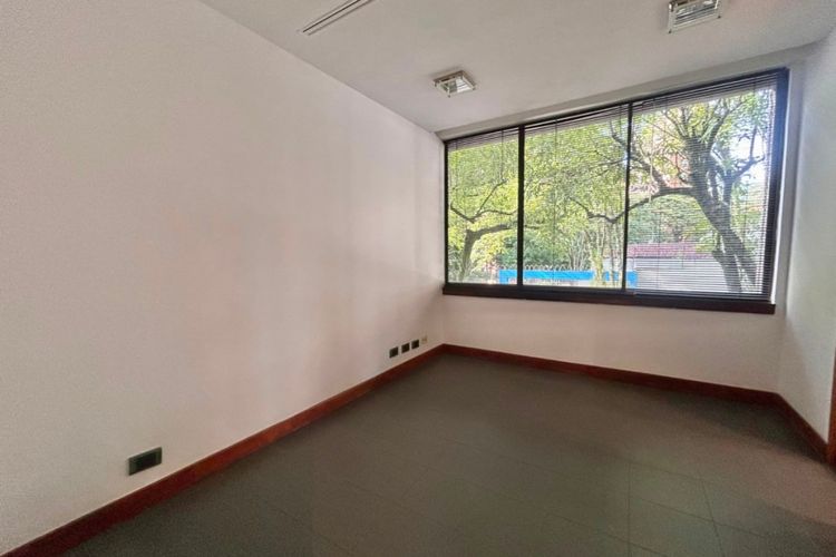 Oficina en arriendo en El Poblado, Medellín, 110 m² · foto 5 de 12