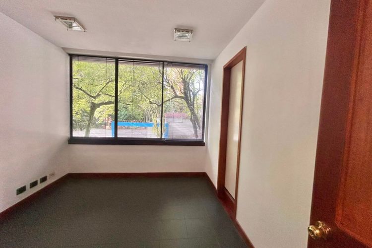 Oficina en arriendo en El Poblado, Medellín, 110 m² · foto 6 de 12