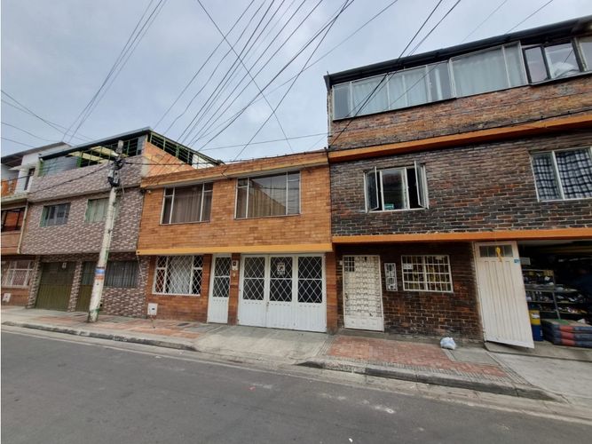 Casa de 8 alcobas en venta en La Fortuna, Funza, 205 m² · foto 2 de 24