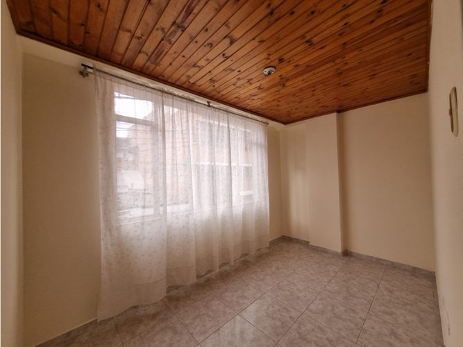 Casa de 8 alcobas en venta en La Fortuna, Funza, 205 m² · foto 10 de 24