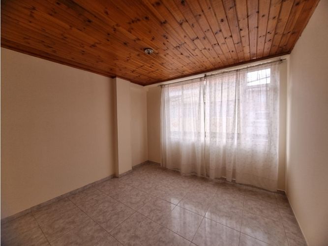 Casa de 8 alcobas en venta en La Fortuna, Funza, 205 m² · foto 12 de 24