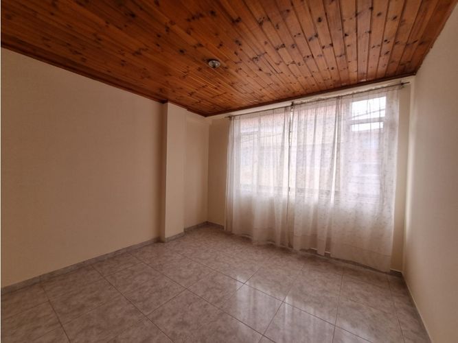 Casa de 8 alcobas en venta en La Fortuna, Funza, 205 m² · foto 13 de 24
