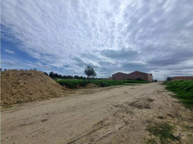 Lote en arriendo en Santa Cruz, Madrid, 1876 m² · foto 10 de 10