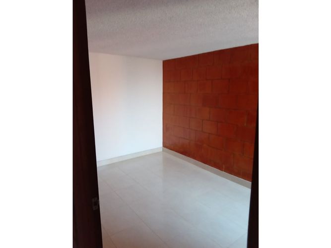 Apartamento de 3 alcobas en venta en Cr. Azafran, Soacha, 50 m² · foto 5 de 9