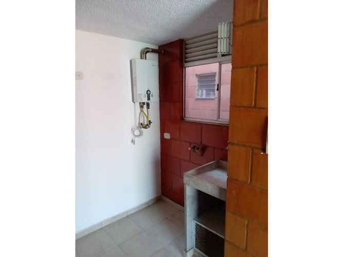 Apartamento de 3 alcobas en venta en Cr. Azafran, Soacha, 50 m² · foto 6 de 9