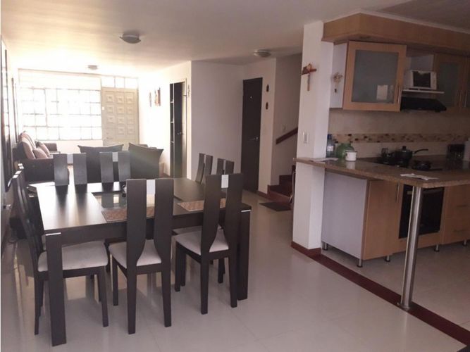 Casa de 3 alcobas en venta en El Eden, Madrid, 180 m² · foto 2 de 15