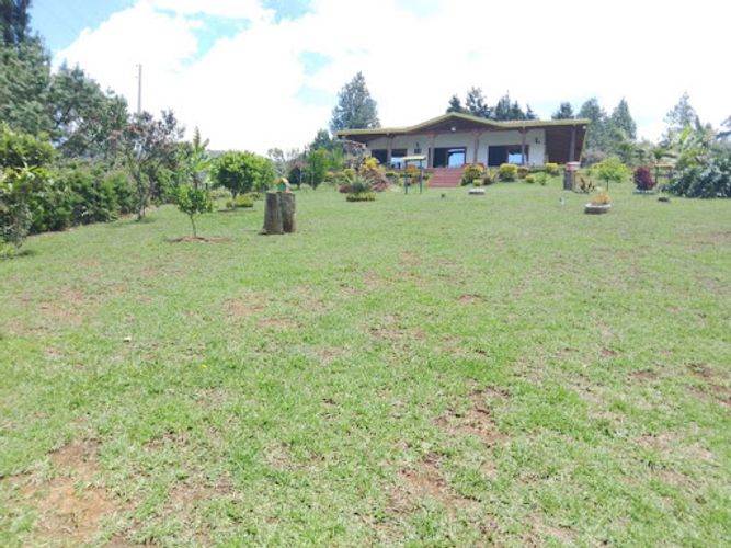 Casa de 4 alcobas en arriendo en La Clara, Guarne, 306 m² · foto 9 de 24
