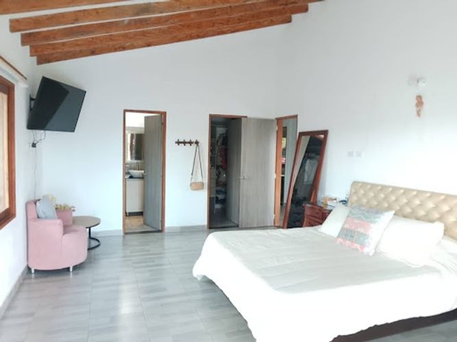 Casa de 4 alcobas en arriendo en La Clara, Guarne, 306 m² · foto 23 de 24