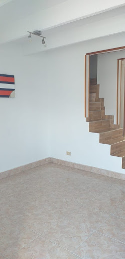 Casa en venta en Villas De Granada, Bogotá · foto 2 de 19