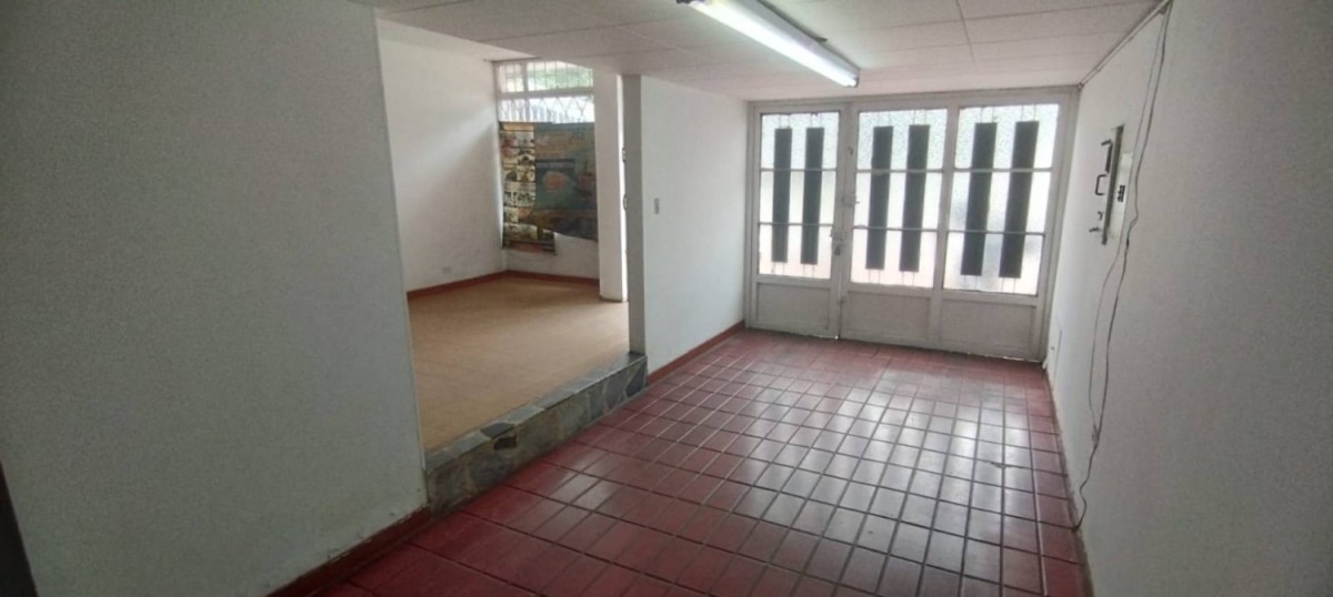 Casa en venta en Normandia, Bogotá · foto 3 de 24